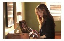 Julianne es Telly, que extraña mucho a su hijo