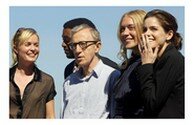 Woody Allen, rodeado por un joven elenco
