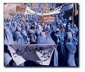 Manifestación de mujeres por sus ignorados derechos